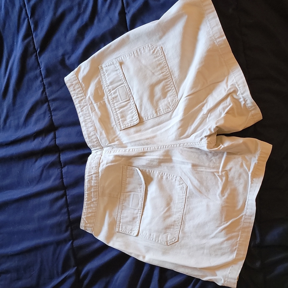 Shorts - Picture 2 of 3